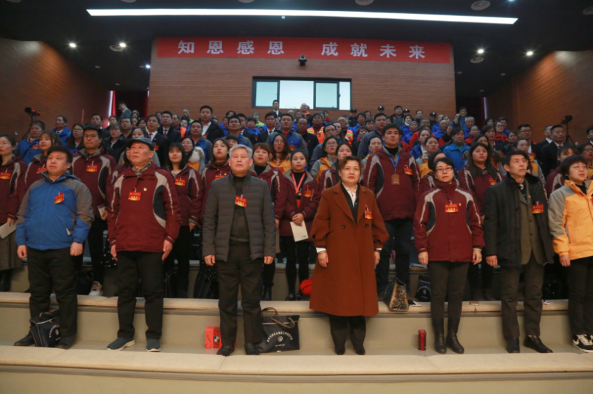 新利官方网站_新利（中国）股份有限公司2019年度工作动员大会---舞蹈《花开树恩》