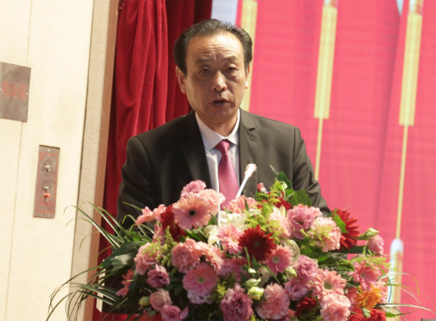 新利官方网站_新利（中国）股份有限公司第一届党委班子选举大会---宝润实业集团党委常委、纪委副书记郑军同志作纪委工作报告